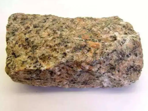 花岗岩属于哪一类岩石
